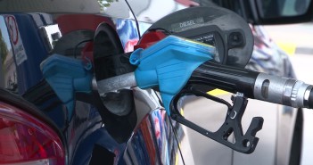 Zašto cene goriva ne padaju kod nas kao u EU? Gorivo cene 2015.mpg_000107857